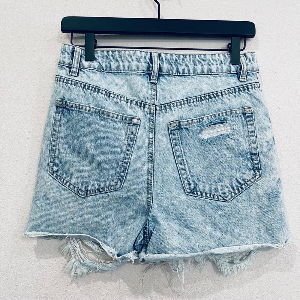Blue Age Light Acid Wash High Rise Distressed Denim Jean Shorts - Small - Picture 6 of 13